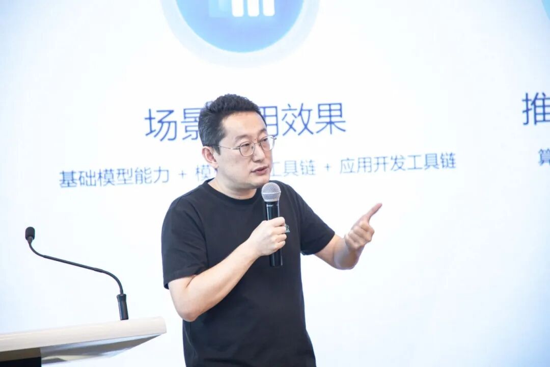 李扬2.jpg 李扬2.jpg